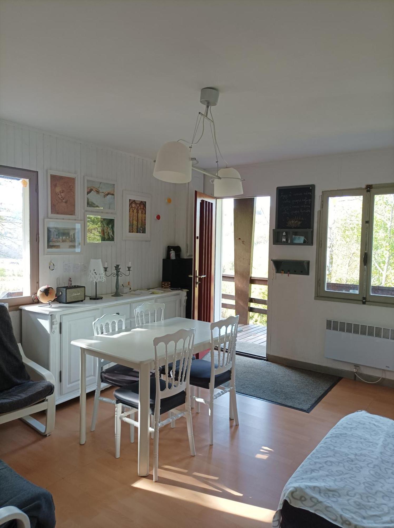 Chalet Deux Chambres Au Calme Saint-Brisson الغرفة الصورة